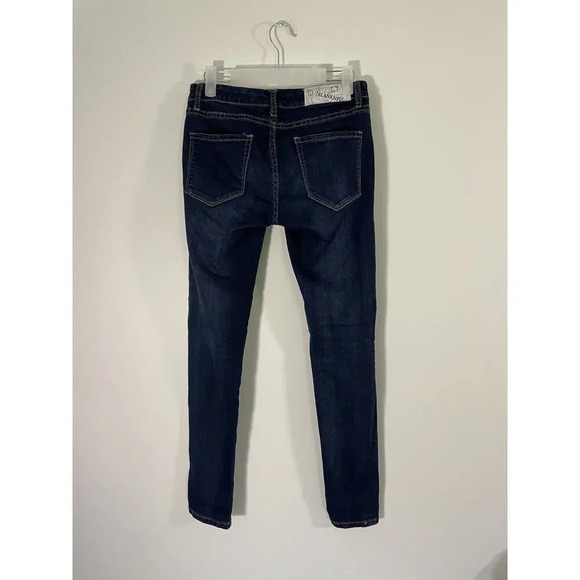 Blank NYC Women's Size 27 Blue Skinny Dark Wash Cotton Blend Stretch Denim Jeans - Picture 2 of 7
